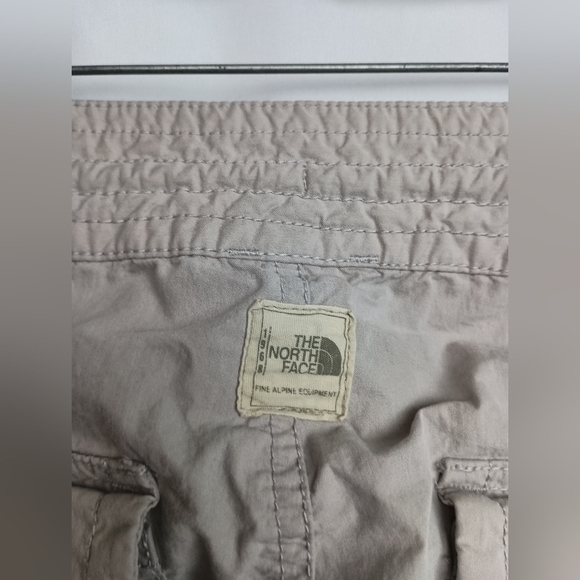 THE NORTH FACE Tan Capris Relaxed Fit (#326) - Picture 7 of 8